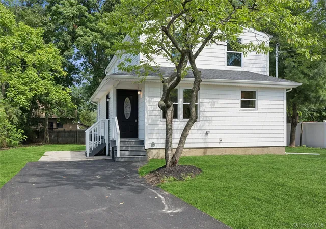 Photo 1 of Single family home for sale at 1223 Udall Rd, Islip, NY 11706 | MLS# 1035969 | Listing updated on 2026-09-28