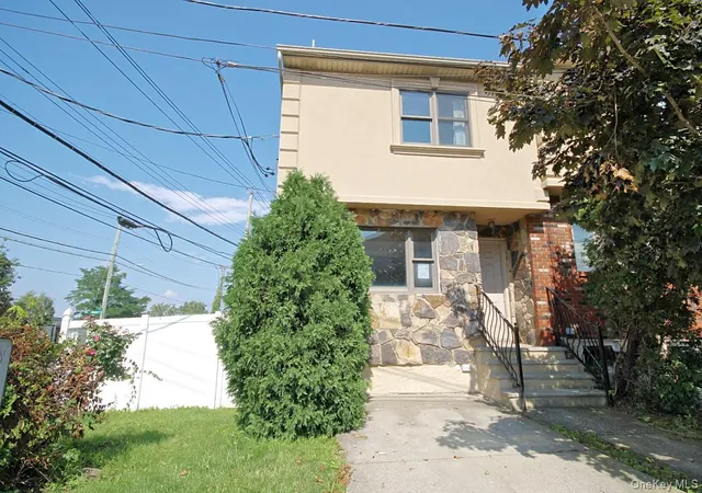 Photo 1 of Single family home for sale at 5 Abbey Rd, New York, NY 10308 | MLS# 1035975 | Listing updated on 2026-08-07