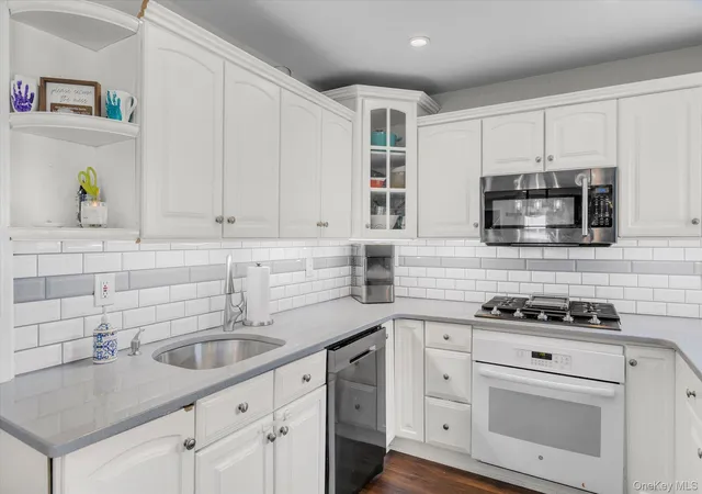 Photo 4 of Sale Pending at 92 Sequoia Way, Islip, NY 11741 | MLS# 1035983 | Listing updated on 2026-08-29