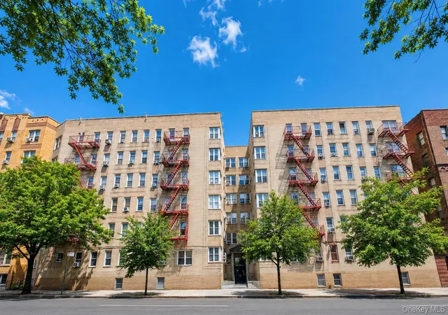 Photo 2 of Condo for sale at 2160 Bronx Park E #1F, New York, NY 10462 | MLS# 1035990 | Listing updated on 2026-09-05