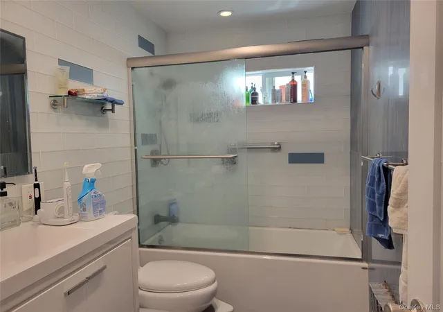 Photo 4 of Single family home for sale at 1637 W 2nd Street, New York, NY 11223 | MLS# 1035991 | Listing updated on 2026-09-06