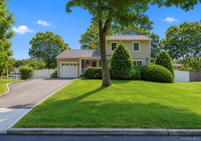 Photo 1 of Sale Pending at 18 Elkin Dr, Brookhaven, NY 11953 | MLS# 1035992 | Listing updated on 2026-08-29