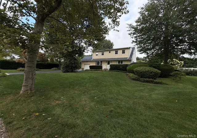 Photo 1 of Sale Pending at 21 Purdy Ave, Huntington, NY 11731 | MLS# 1036007 | Listing updated on 2026-09-20