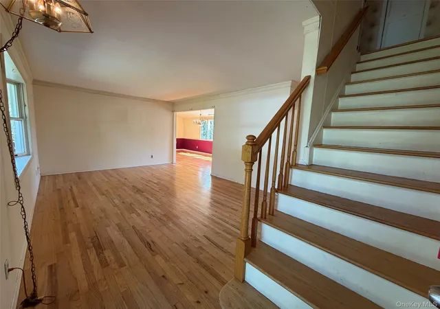 Photo 4 of Sale Pending at 21 Purdy Ave, Huntington, NY 11731 | MLS# 1036007 | Listing updated on 2026-09-20