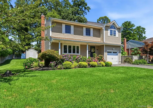 3rd image of 53 Rensselaer Dr, Smithtown, NY 11725 | MLS# 1036032