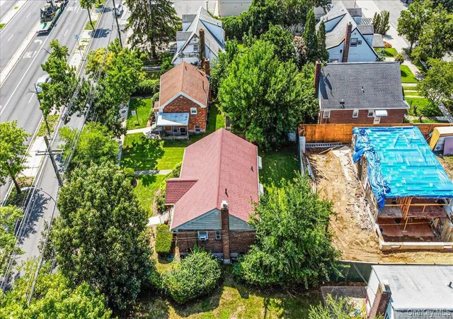 Photo 3 of Sale Pending at 8341 253rd Street, New York, NY 11426 | MLS# 1036052 | Listing updated on 2026-10-28