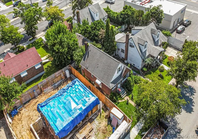 Photo 4 of Sale Pending at 8341 253rd Street, New York, NY 11426 | MLS# 1036052 | Listing updated on 2026-10-28