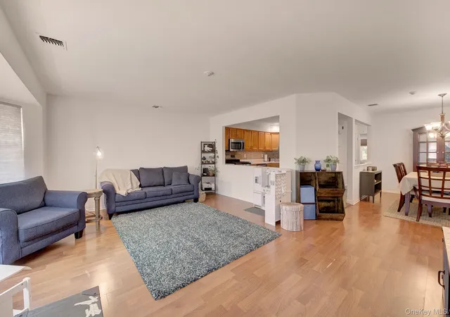 Listing Photo 3 - Condo for sale in building located at 4 Country Vw Ln, Brookhaven, NY 11953