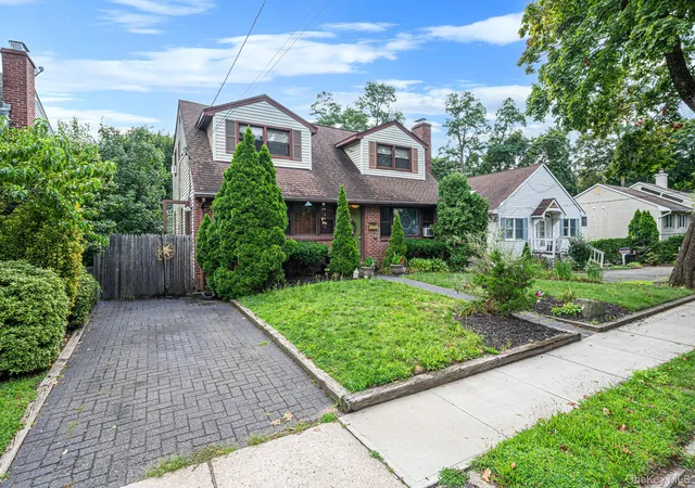 3rd image of 288 Nassau Rd, Huntington, NY 11743 | MLS# 1036058