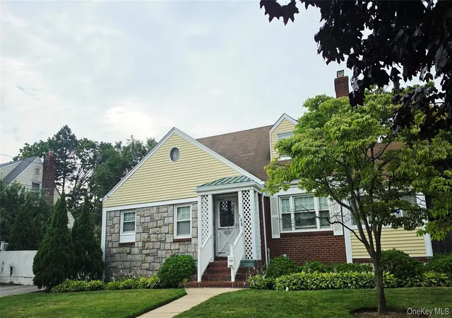 Photo 1 of Sale Pending at 146 Lincoln Rd, Hempstead, NY 11550 | MLS# 1036063 | Listing updated on 2026-08-11
