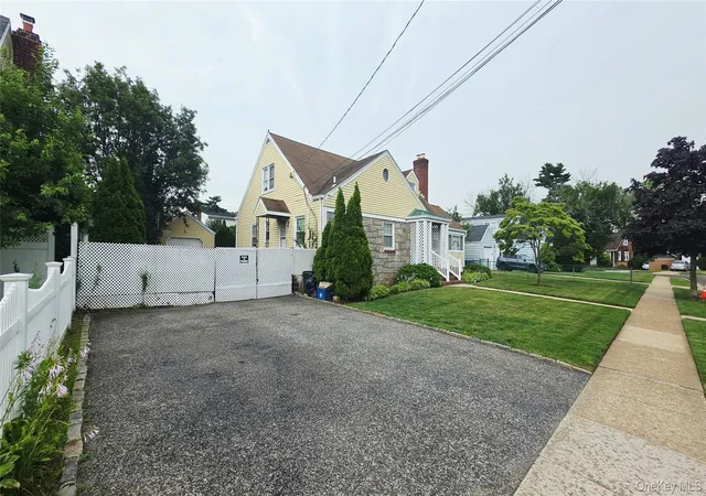 Photo 2 of Sale Pending at 146 Lincoln Rd, Hempstead, NY 11550 | MLS# 1036063 | Listing updated on 2026-08-11