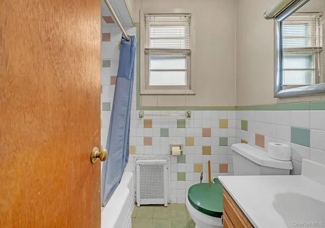 Photo 5 of Sale Pending at 1073 Concord St, Hempstead, NY 11010 | MLS# 1036064 | Listing updated on 2026-08-28