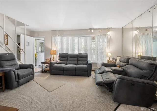 Photo 4 of Single family home for sale at 275 Old Tarrytown Rd, Greenburgh, NY 10603 | MLS# 1036079 | Listing updated on 2026-09-04