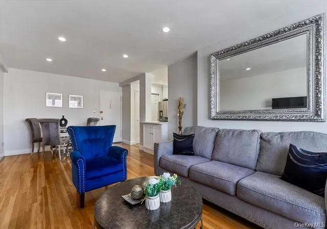 Listing Photo 5 - Condo for sale in building located at 5425 Valles Ave, New York, NY 10471 - Unit #3F