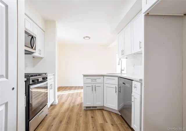 Photo 3 of Single family home for sale at 491 Ilyssa Way, New York, NY 10312 | MLS# 1036097 | Listing updated on 2026-09-02