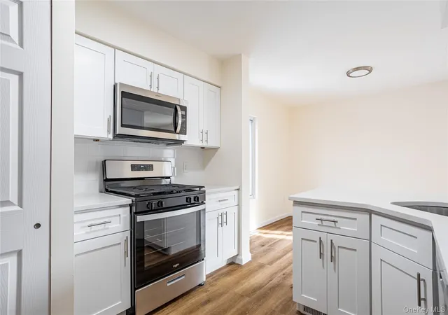 Photo 3 of Sale Pending at 491 Ilyssa Way, New York, NY 10312 | MLS# 1036097 | Listing updated on 2026-09-29