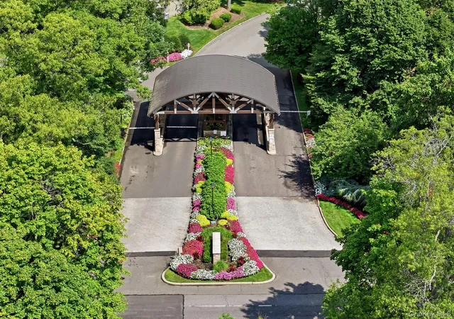 Photo 1 of Condo for sale at 42 Country Clb Dr, Oyster Bay, NY 11753 | MLS# 1036102 | Listing updated on 2026-09-19
