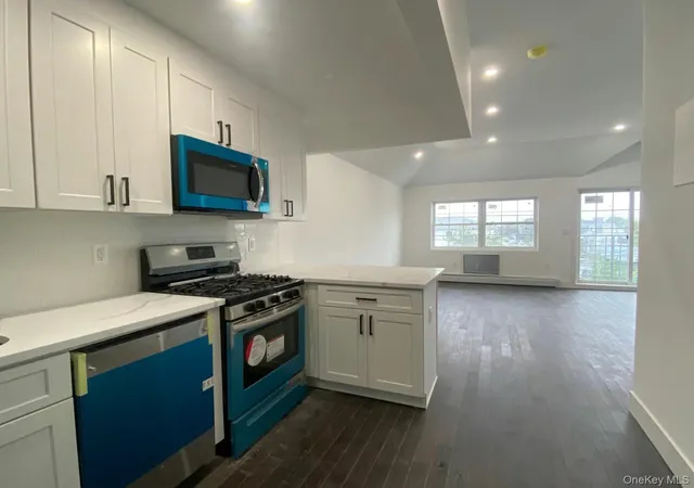Photo 3 of Multi family home for sale at 605 Barbadoes Dr, New York, NY 11692 | MLS# 1036107 | Listing updated on 2026-08-30