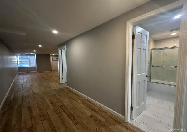 Listing Photo 5 - Condo for sale in building located at 605 Barbadoes Dr, New York, NY 11692