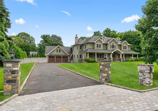 Photo 2 of Mansion for sale at 23 Gloria Ln, Huntington, NY 11743 | MLS# 1036110 | Listing updated on 2026-08-14