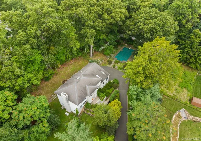 Photo 2 of Single family home for sale at 10 Ash Ct, Clarkstown, NY 10956 | MLS# 1036117 | Listing updated on 2026-10-13