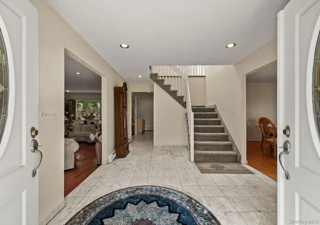 Photo 3 of Single family home for sale at 10 Ash Ct, Clarkstown, NY 10956 | MLS# 1036117 | Listing updated on 2026-10-13