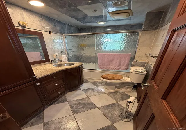 Listing Photo 5 - Condo for sale in building located at 10980 141st St, New York, NY 11435