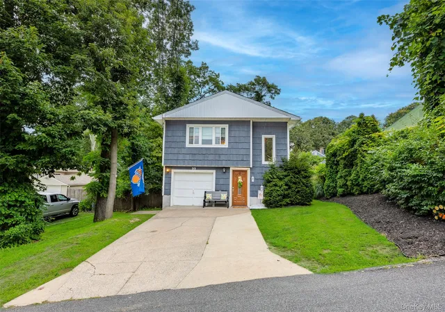 Photo 1 of Single family home for sale at 33 Manhasset Rd, Brookhaven, NY 11789 | MLS# 1036132 | Listing updated on 2026-09-24
