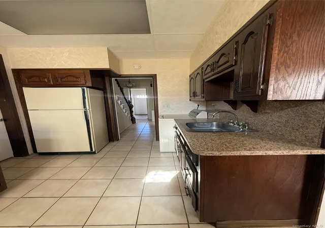 2nd image of 868 Morris Park Ave, New York, NY 10462 | MLS# 1036143