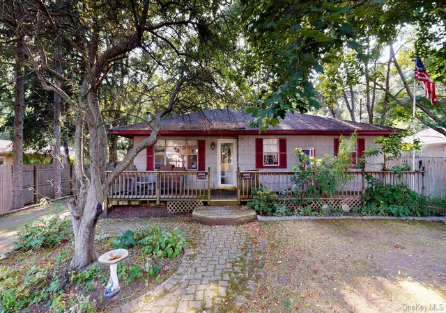 Photo 1 of Sale Pending at 391 Starlight Dr, Brookhaven, NY 11967 | MLS# 1036145 | Listing updated on 2026-08-31