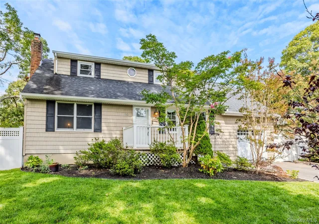 Photo 1 of Single family home for sale at 16 Hewitt Blvd, Brookhaven, NY 11934 | MLS# 1036152 | Listing updated on 2026-09-29