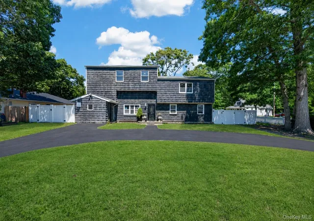 Photo 1 of Sale Pending at 3 Lee Pl, Brookhaven, NY 11950 | MLS# 1036168 | Listing updated on 2026-08-25