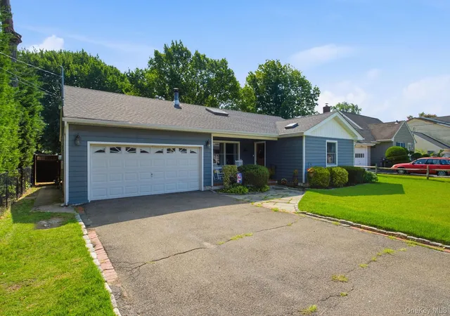 4th image of 65 Jervis Ave, Babylon, NY 11726 | MLS# 1036174