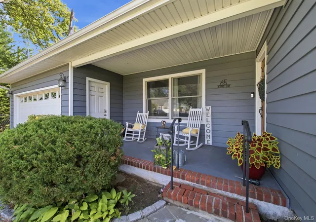 5th image of 65 Jervis Ave, Babylon, NY 11726 | MLS# 1036174