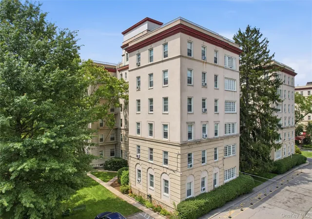 2nd image of 2 Park Lane Lane #4C, Mount Vernon, NY 10552 | MLS# 1036176