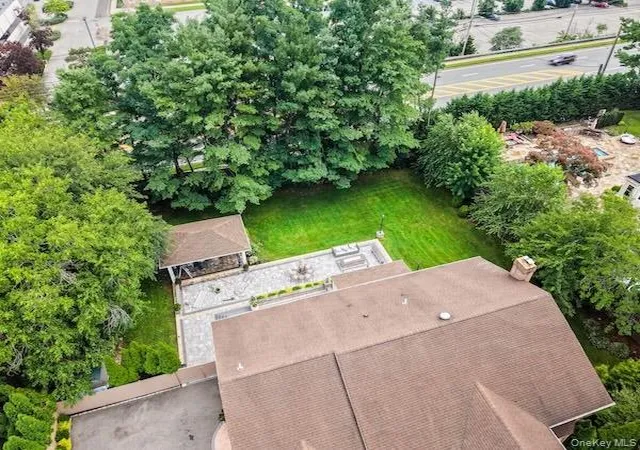 Photo 45 of Single family home for sale at 20 Stirrup Ln, Oyster Bay, NY 11791 | MLS# 1036182 | Listing updated on 2026-10-04
