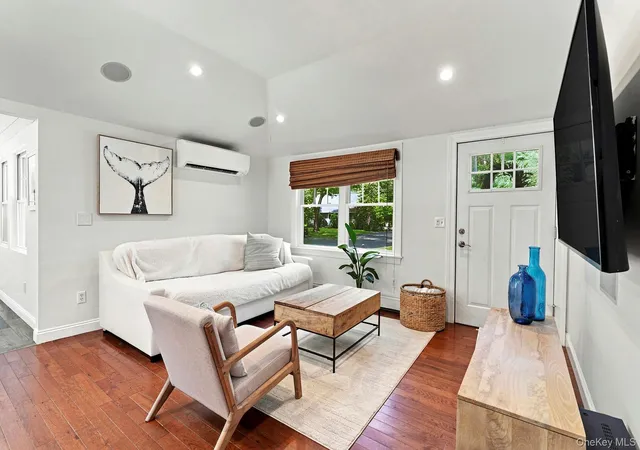 Photo 4 of Single family home for sale at 22 Matthews Dr, Southampton, NY 11972 | MLS# 1036186 | Listing updated on 2026-09-28