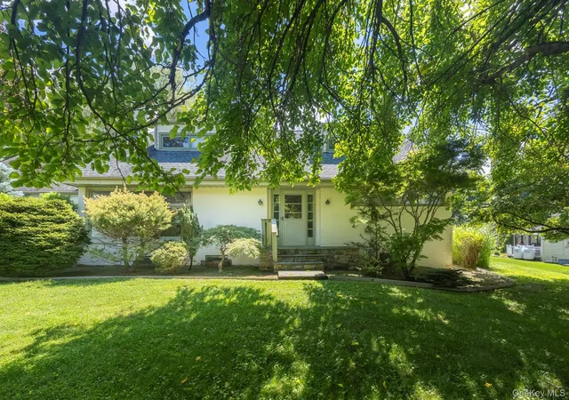 2nd image of 12 Ciferri Dr, Washington, NY 12545 | MLS# 1036190