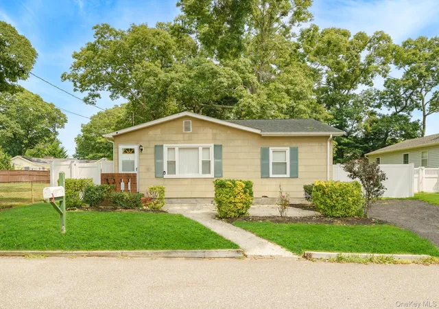 Photo 2 of Single family home for sale at 49 Salem St, Brookhaven, NY 11772 | MLS# 1036195 | Listing updated on 2026-08-30