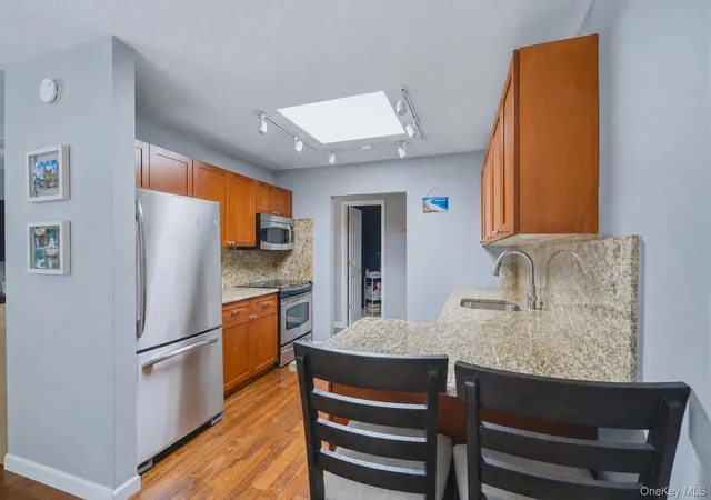 Listing Photo 4 - Condo for sale in building located at 302 Church St, White Plains, NY 10603 - Unit #3H