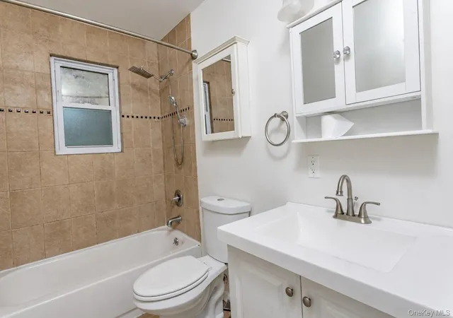 4th image of 132 48Th St, Babylon, NY 11757 | MLS# 1036229