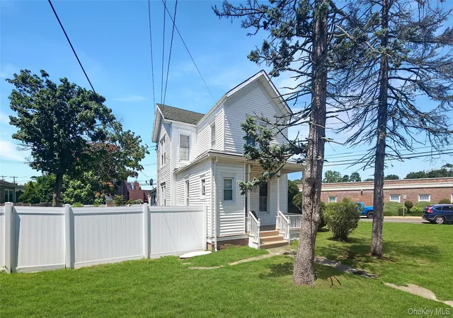 Photo 2 of Sale Pending at 76 Oak St, Brookhaven, NY 11772 | MLS# 1036234 | Listing updated on 2026-09-02