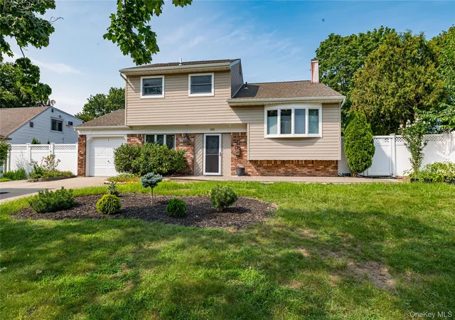 2nd image of 105 Rumford Rd, Smithtown, NY 11754 | MLS# 1036247