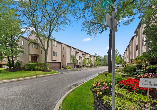 Photo 1 of Single family home for sale at 5 Kings Ct, Clarkstown, NY 10954 | MLS# 1036249 | Listing updated on 2026-09-02
