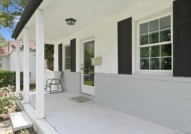 Photo 3 of Single family home for sale at 415 Leonard Blvd, North Hempstead, NY 11040 | MLS# 1036253 | Listing updated on 2026-10-07