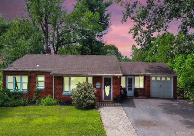 1st image of 10 Oak Ridge Dr, New Windsor, NY 12553 | MLS# 1036255