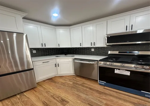 Photo 3 of Sale Pending at 17205 89th Avenue, New York, NY 11432 | MLS# 1036269 | Listing updated on 2026-10-08