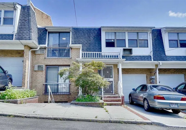 Multi family home for sale at 41-43 Little Neck Pkwy, New York, NY 11363 | MLS# 1036294