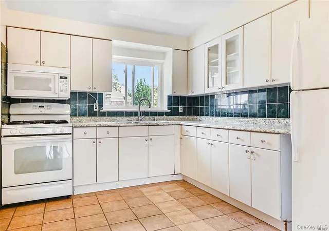 Photo 3 of Multi family home for sale at 41 43 Little Neck Pkwy, New York, NY 11363 | MLS# 1036294 | Listing updated on 2026-08-10
