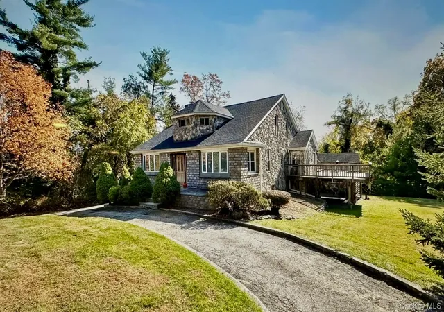 Photo 1 of Single family home for sale at 24 Old Knollwood Rd, Greenburgh, NY 10607 | MLS# 1036297 | Listing updated on 2026-08-30